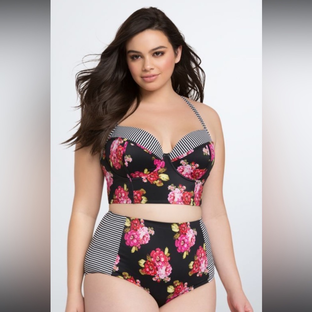 Torrid. Size 2 swim top / Size 3 swim bottom. Used